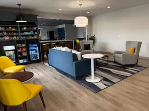 Comfort Inn & Suites Olathe - Kansas City - Image 3