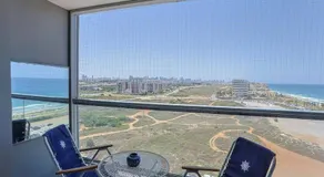Mandarin Beachfront Apartment with Sea View Balcony - Image 4