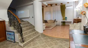 City Nest Villa - Image 3