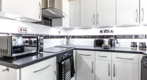 CAPRI 13 SA - 3 Bedroom House close to Loughborough University, EV car facilities, Free Parking, Free Wifi - Ask for contractor rates! - Image 5