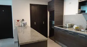 Quo Habitación en Lujoso Departamento a 1 minuto del Aeropuerto - Image 4