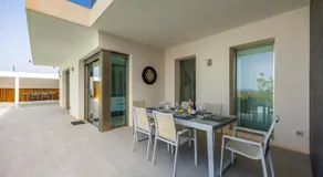 Modern ny villa med privat uppvärmd pool - Image 5