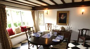 Porch House - Image 5