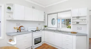 Beautiful 4-bedroom original beach cottage in Port Kembla - Image 3
