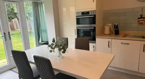 Spacious Modern 5-Bedroom Detached Home in Corby - Image 4