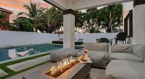 The Miami Villa, Private Pool with Pool Table - Image 2