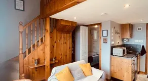 The Rowanberry Suite at Rowan Cottage - Image 2