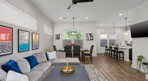 The Oasis - Modern 3BR Near Downtown - Med Center - Stadiums - Image 2