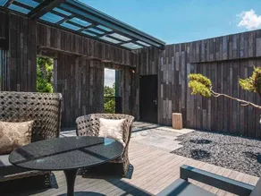 One house - Image 4