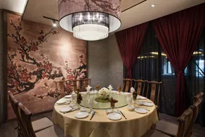 Vangohh Eminent Hotel & Spa - Image 5