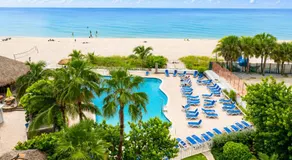 Beachfront Condo with Pool, Balcony & Ocean Views - Image 4
