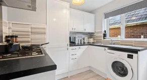 3 bedroom Bungalow for Contractors,Workers,Relocation,Insurance,Family, Free Parking - Image 4