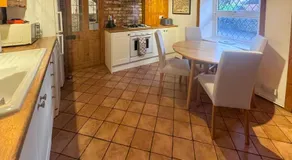 The Dog House, Mere - Image 3