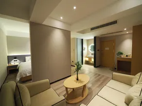 Starway Hotel Xinyang Railway Station Tianrun Plaza - Image 5