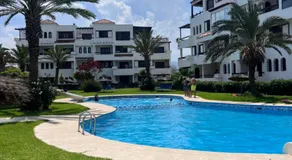Coin Confort 2 chambres de luxe avec piscine - Image 3