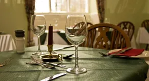 The Red Lion Hotel - Image 2