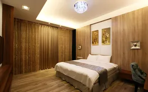 Yapo Bed and Breakfast - Image 4