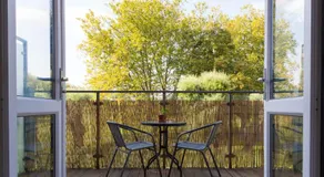 Fitzroy Court with a Balcony View - Image 5