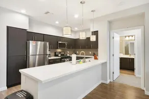 Luxury Condos at Anton Menlo w Pool & Amenities - Image 3