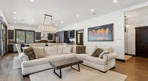 Snow Bear Luxury Retreat - Image 2