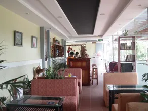 Au Lac Hotel - Image 2