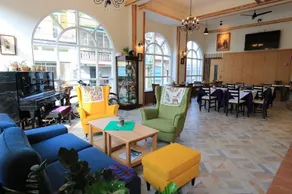 La Fleur BnB & Restaurant - Image 2