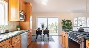 Ocean View Retreat Mins to Beaches & Trails - Image 3