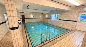 Apartment Pool Sauna Netflix Bike Parking WIFI YTPremium - Image 5
