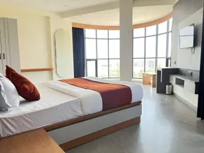 Hotel Sun Park Vadodara - Image 2