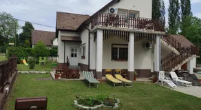 Gyöngyike Apartmanház Vonyarcvashegy - Image 5