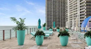 Beautiful Beachfront Penthouse - Image 4