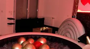 Jacuzzi suite - Image 2