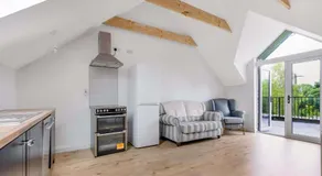 Rooftop Apartment - Image 2