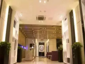 Lavande Hotel Yichang Baota River Wanda - Image 2