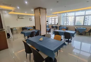 Tomato Hotel - Image 4
