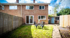 Spacious, Comfy, 3 Bed House - Free Parking - Quiet Area - Near Solihull, NEC, Airport - Image 4