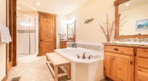 Condo de luxe accueillant les animaux avec vue sur l'étang et la montagne! - Image 2
