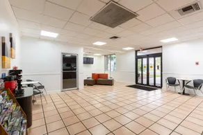 OYO Hotel Baton Rouge - Mead Rd Louisiana - Image 3
