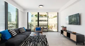 Luxury 3BR Sea View and Pool - Image 2
