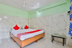 OYO Hotel Silver - Image 5
