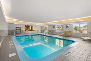 Comfort Inn & Suites Olathe - Kansas City - Image 2