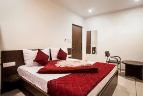 Hotel Surya - Image 2