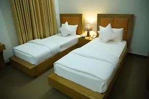 Hotel Red Line - Image 2