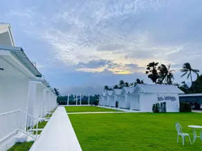 The White Resort - Image 3