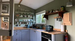 Mountbatten Shepherds hut & Buckhurst Shepherds hut - Image 3