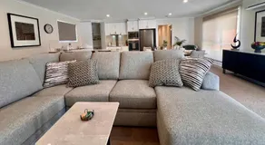 Entire home in Mornington, Australia - Image 2