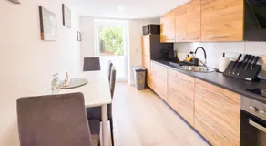 ImmoStay- Neustadt Apartments, TV & WiFi - Image 2
