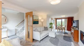 20 mins to Edinburgh 3 bedroom detached family house Wi-Fi Parking - Image 2