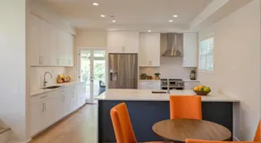 Hollywood Living 3 to 5 BR Townhomes with Free Parking - Image 5