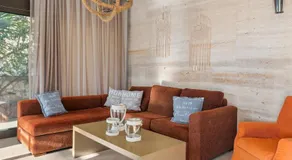 Christie's Luxury Suites by Dandy Hospitality - Image 4
